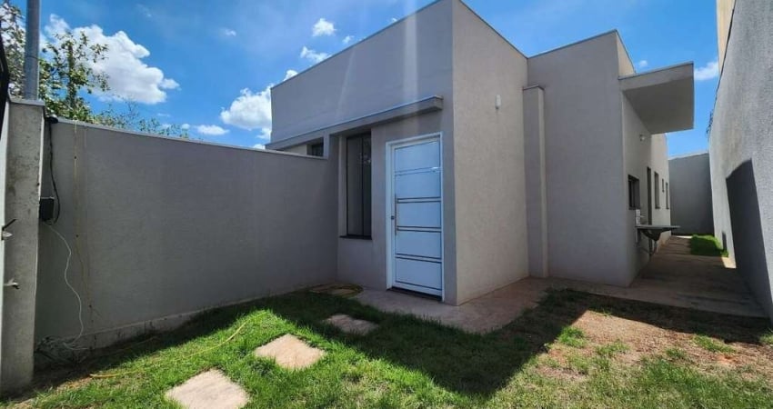 Casa com 2 Quartos no Cel. Antonino