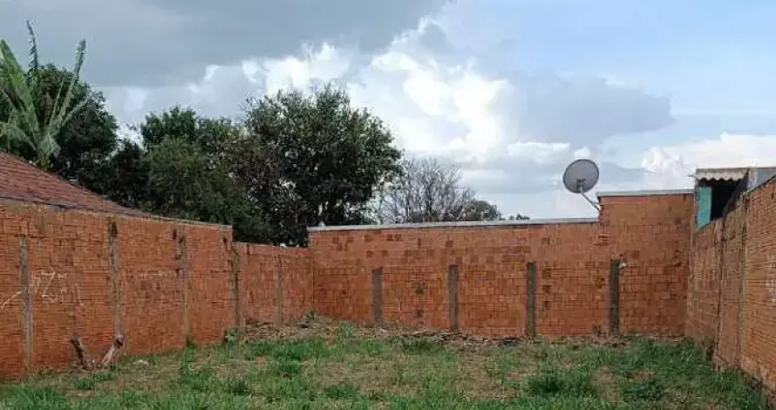 Terreno 10x25 no asfalto - Oportunidade