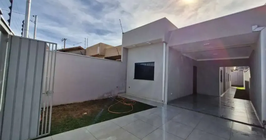 Casa com 3 Quartos sendo 1 Suíte - Vila Santa Luzia