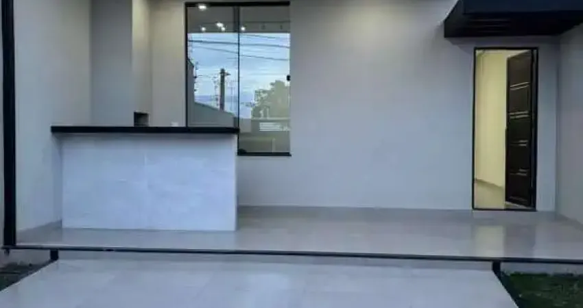 Belíssima casa com acabamento de primeira linha.