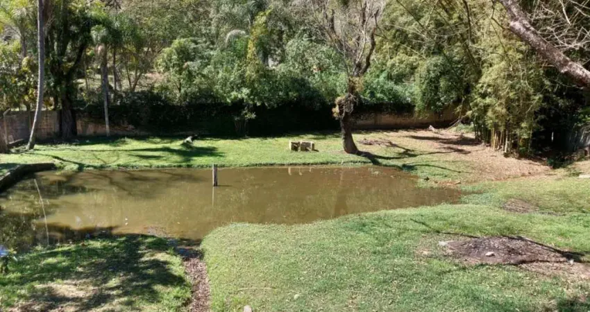 Chácara com 3 dormitórios à venda, 5506 m² por R$ 1.500.000,00 - Parque Petrópolis - Mairiporã/SP