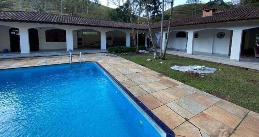 Sítio com 2 dormitórios à venda, 266000 m² por R$ 1.250.000,00 - Pirucaia - Mairiporã/SP