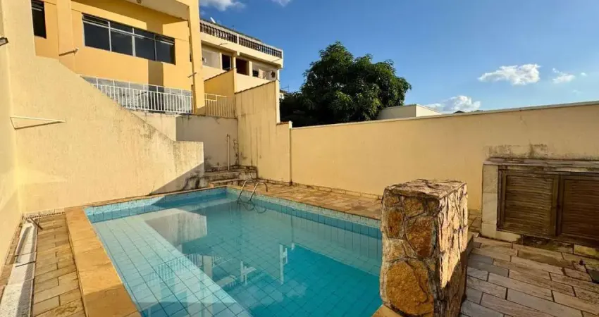 Casa com 3 dormitórios à venda, 307 m² por R$ 900.000 - Lavapés - Mairiporã/SP
