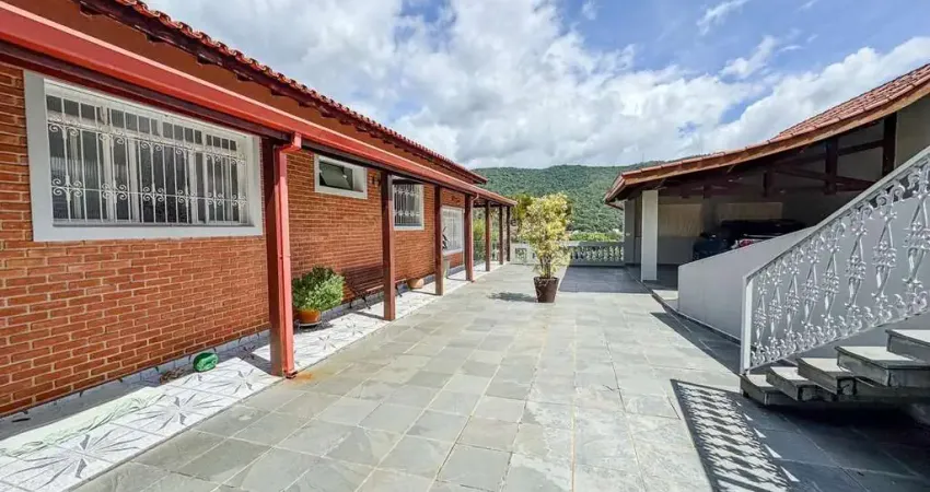 Casa com 3 dormitórios à venda, 252 m² por R$ 1.600.000 - Vila Nova - Mairiporã/SP
