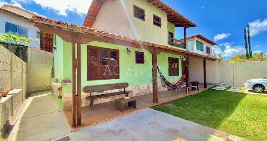 Casa de 3 quartos com suíte no bairro Vale do Sol.