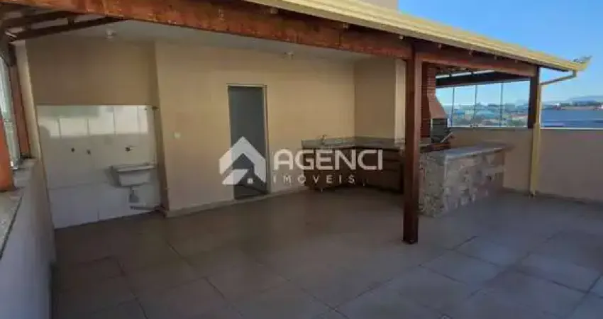 Cobertura de 2 quartos Bairro Cabral no melhor ponto