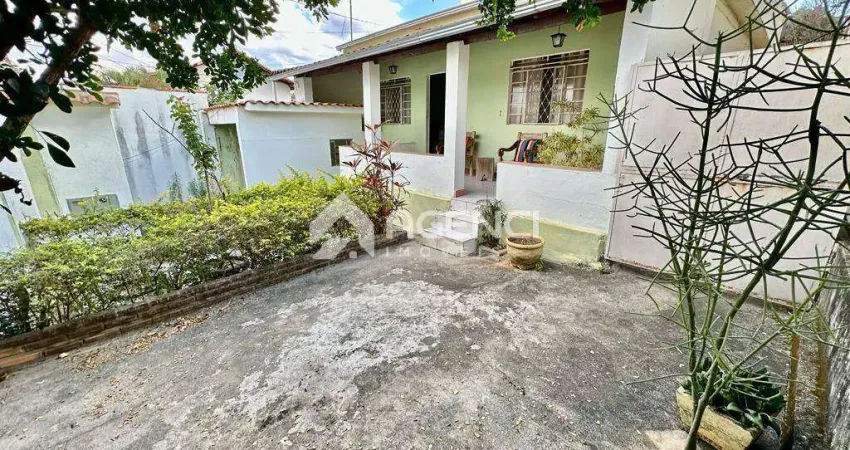 Casa com 3 quartos à venda na Rua Cambé, Coqueiros, Belo Horizonte