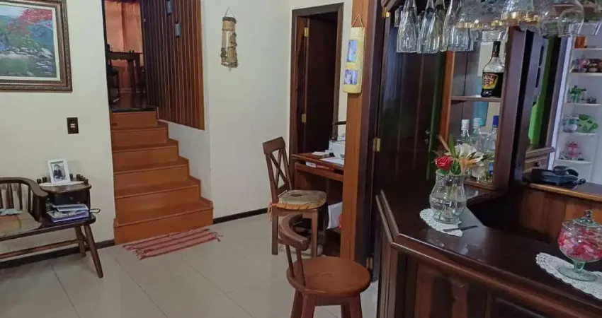 Casa para Venda em Ribeirão Pires, Santa Luzia, 3 dormitórios, 1 suíte, 3 banheiros, 6 vagas