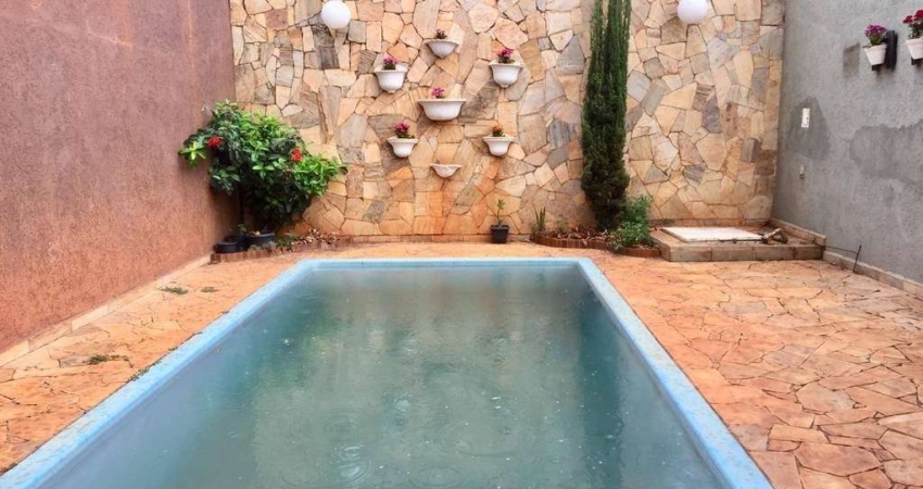 Casa para venda em Jardim Antártica de 156.00m² com 3 Quartos, 1 Suite e 4 Garagens