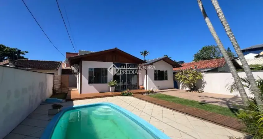 Casa com 3 quartos à venda na Servidão do Mar Grosso, 89, Campeche, Florianópolis
