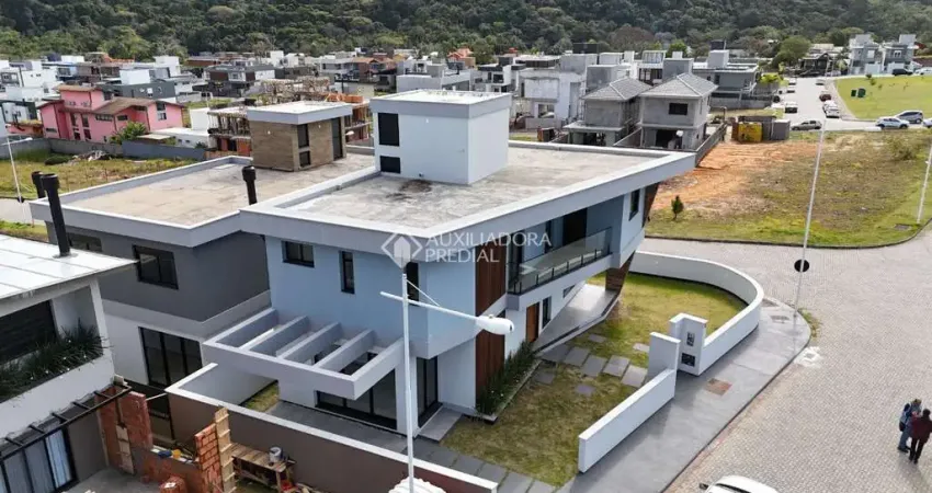 Casa com 3 quartos à venda na Rodovia Doutor Antônio Luiz Moura Gonzaga, 246, Rio Tavares, Florianópolis
