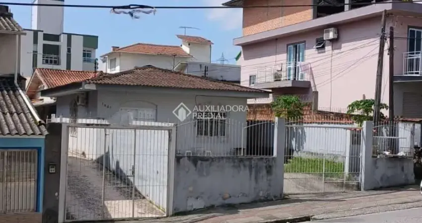 Casa com 1 quarto à venda na Rua Otto Júlio Malina, 1647, Ipiranga, São José