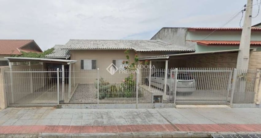Casa com 4 quartos à venda na Rua José Cherem, 382, Carianos, Florianópolis