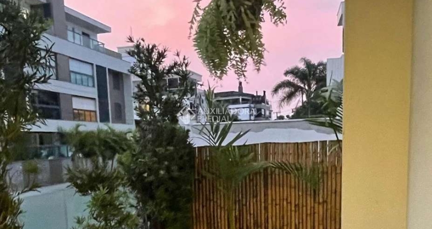 Apartamento com 2 quartos à venda na Rua Gilmar Darli Vieira, 340, Campeche, Florianópolis