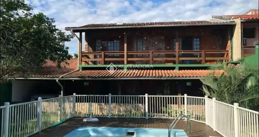 Casa com 4 quartos à venda na Servidão Família Nunes, 339, Campeche, Florianópolis