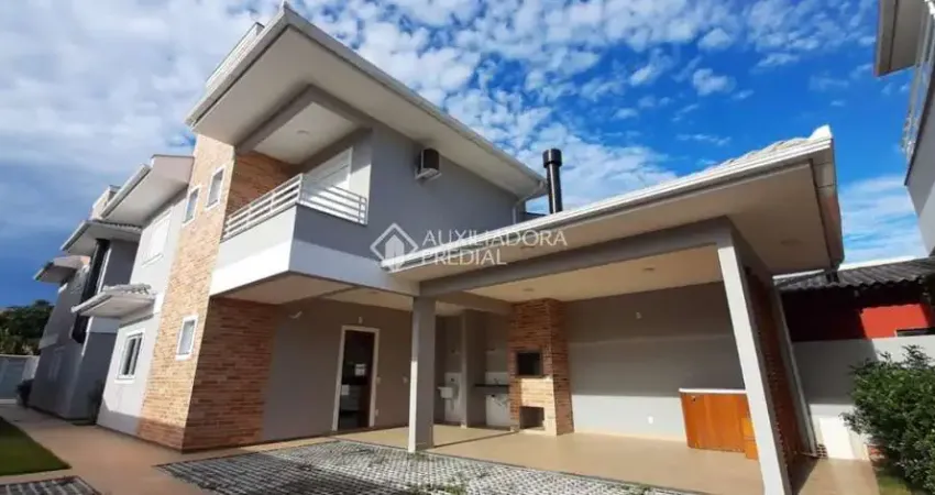 Casa com 3 quartos à venda na Servidão Aroeiras do Gramal, 525, Campeche, Florianópolis