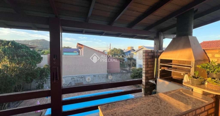 Casa com 3 quartos à venda na Rua do Gramal, 531, Campeche, Florianópolis