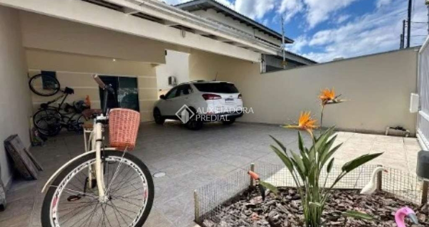 Casa com 3 quartos à venda na Rua Jerusalém, 158, Santa Regina, Camboriú