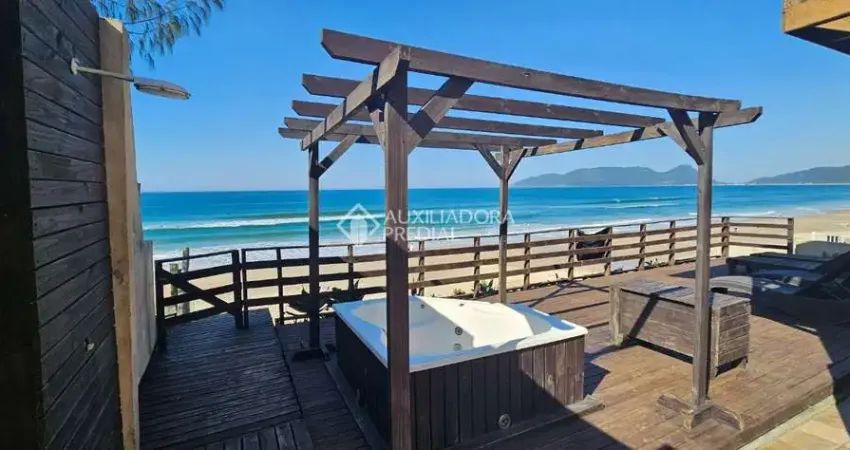 Casa com 2 quartos à venda na Rua dos Pinheiros, 296, Campeche, Florianópolis