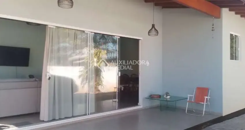 Casa com 2 quartos à venda na Servidão Pantanal, 188, Campeche, Florianópolis