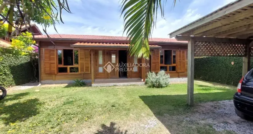 Casa com 3 quartos à venda na Servidão João Batista Pires, 808, Campeche, Florianópolis