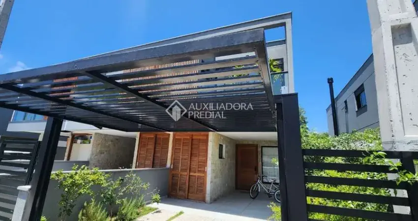 Casa com 3 quartos à venda na Travessa Iracema das Chagas Pires, 157, Campeche, Florianópolis