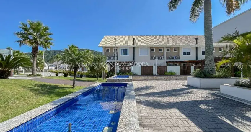 Casa em condomínio fechado com 3 quartos à venda na Rua Sagrado Coração de Jesus, 811, Morro das Pedras, Florianópolis