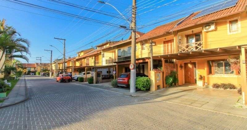 Casa em condomínio fechado com 3 quartos à venda na Avenida Edgar Pires de Castro, 1286, Hípica, Porto Alegre