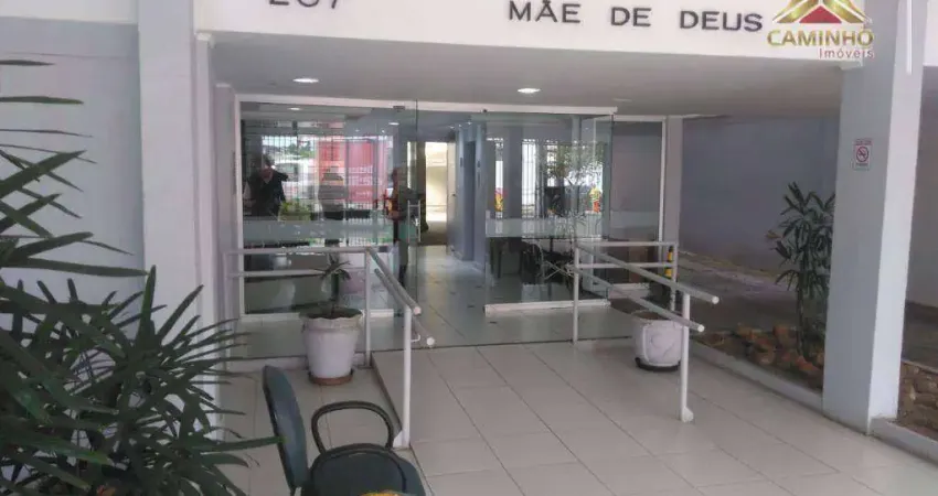 Em frente ao hospital Mãe de Deus na José de Alencar, sala a venda