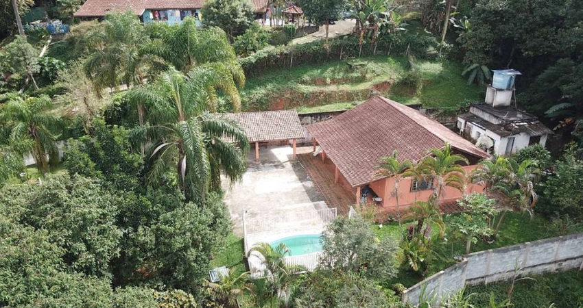 Sensacional casa tipo para venda com 3 quartos, sendo 1 suíte, 210m²