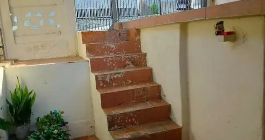 Confortável casa tipo para venda em Vila Palmeiras com 2 quartos, 65m²