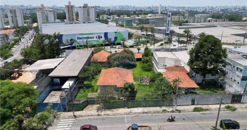 Excelente terreno para construtoras, investidores, de 1.500 m² com ótima localização de frente para o hipermercado carrefour