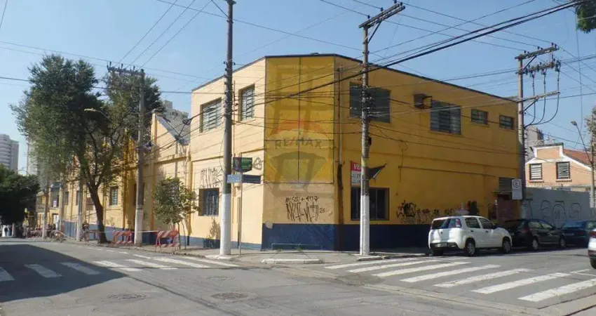 Galpão comercial multiuso com 1.250m² no Centro de Santo André.