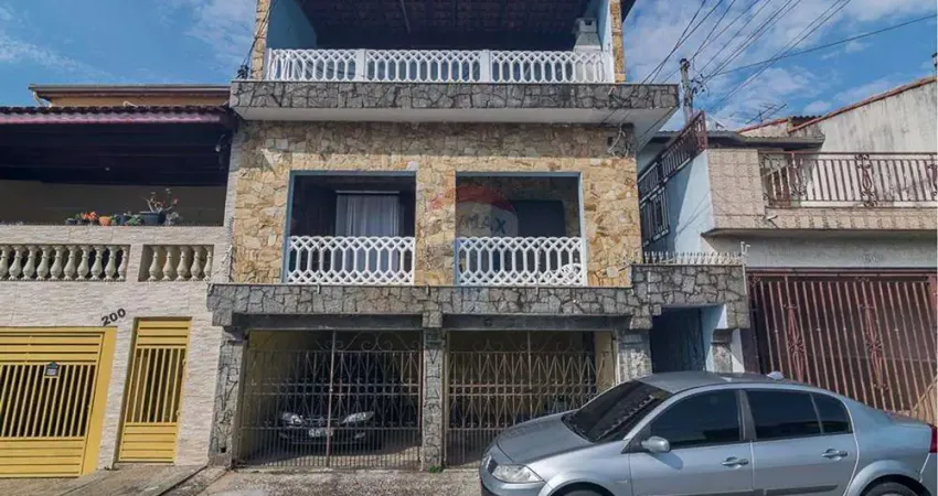 'Ótimo Investimento' Duas casas independentes com 253m2 na rua Calábria, Santo André - Ideal para renda ou conforto de famílias