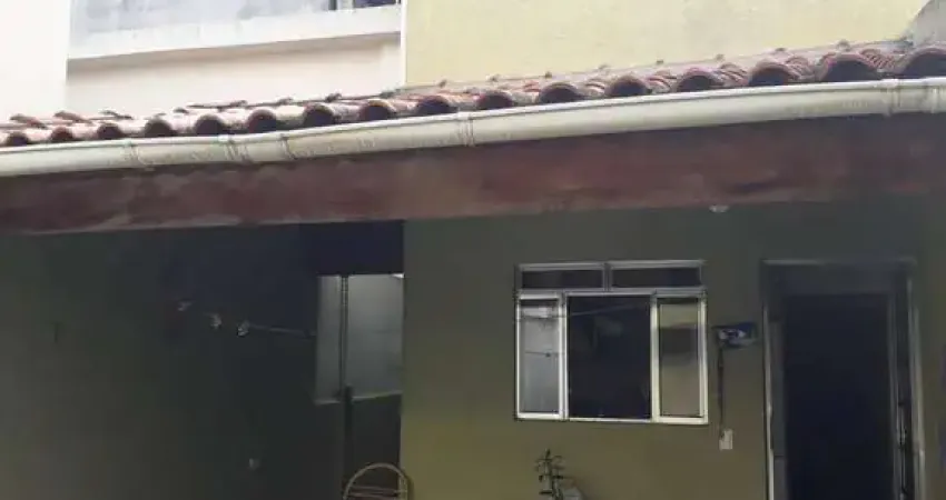 Casa com 2 quartos à venda na Rua dos Caquizeiros, Taboão, Diadema