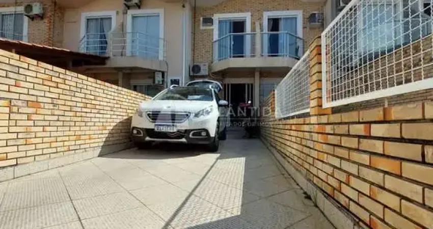 Casa com 3 quartos à venda no Centro, Camboriú