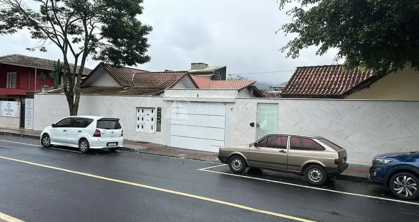 Casa em condomínio fechado com 2 dormitórios no Nova Esperança - Baln. Camboriú
