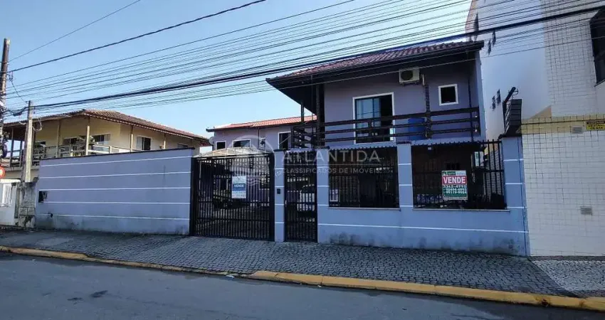 Casa com 6 quartos à venda no Centro, Camboriú 
