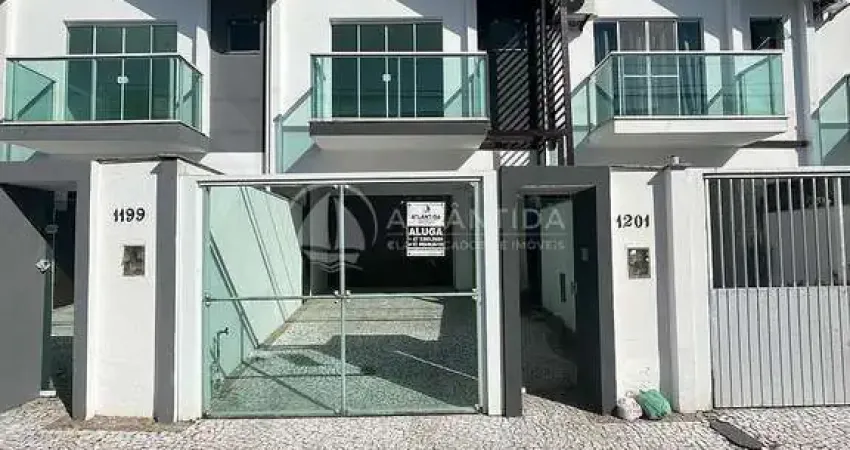 Casa com 3 quartos para alugar no Santa Regina, Camboriú
