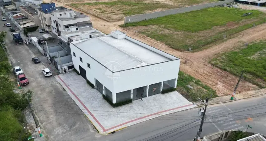Barracão / Galpão / Depósito à venda no Santa Regina IV, Camboriú 
