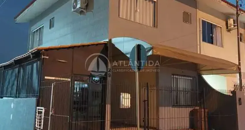Casa com 2 quartos à venda no Centro, Camboriú