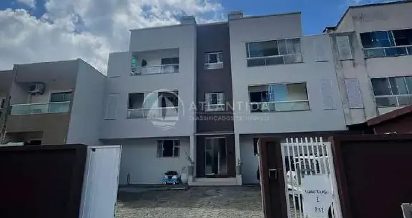 Apartamento térreo mobiliado 2 dormitórios - santa regina - camboriú