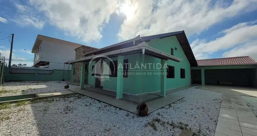 Casa com 4 dormitórios sozinha no terreno no Centro de Camboriú