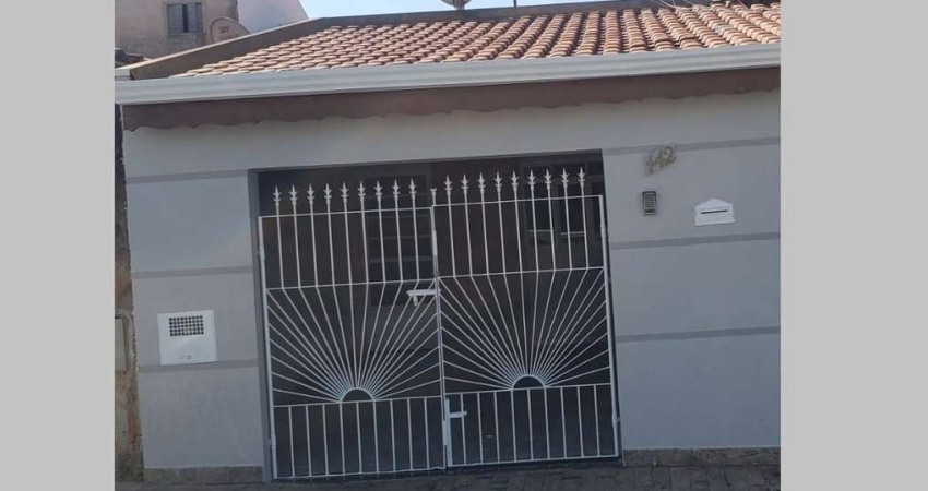 Casa à venda - 2 dormitórios e quintal nos fundos - Conjunto Residencial Parque São Bento, Campinas