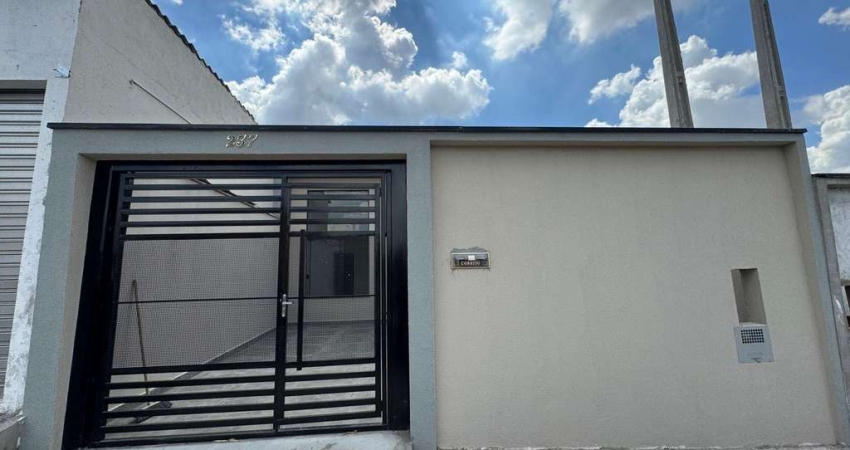 Linda casa à venda - 3 dormitório, sendo 1 suíte - Acabamento fino - Residencial Colina das Nascent