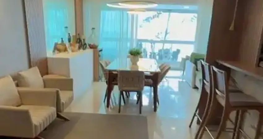 982 - Apartamento à Venda no bairro da Praia do Pecado, Macaé/RJ