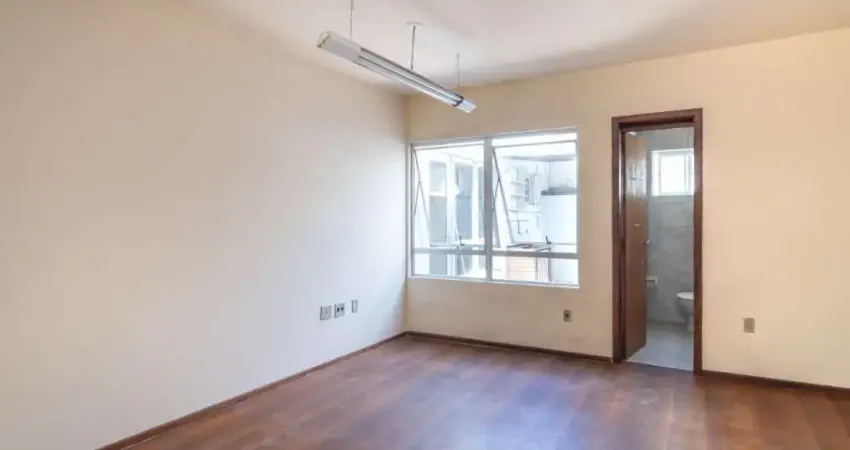 Sala comercial para alugar na Avenida Baltazar de Oliveira Garcia, 225, São Sebastião, Porto Alegre