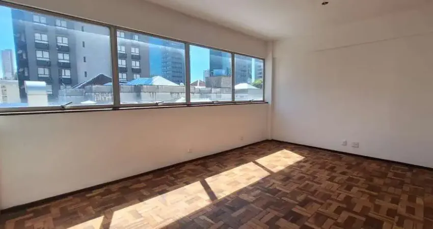 Sala comercial para alugar na Rua Vinte e Quatro de Outubro, 1661, Auxiliadora, Porto Alegre
