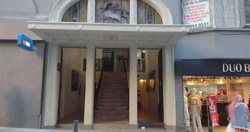 Sala comercial para alugar na Rua Vigário José Inácio, 433, Centro Histórico, Porto Alegre