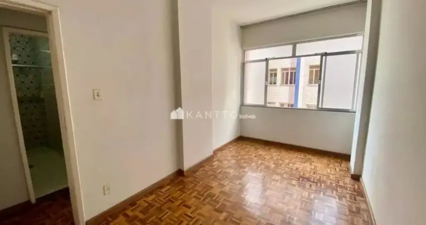 Apartamento com 2 dormitórios à venda, 67 m² por R$ 245.000 - Centro - Juiz de Fora/MG